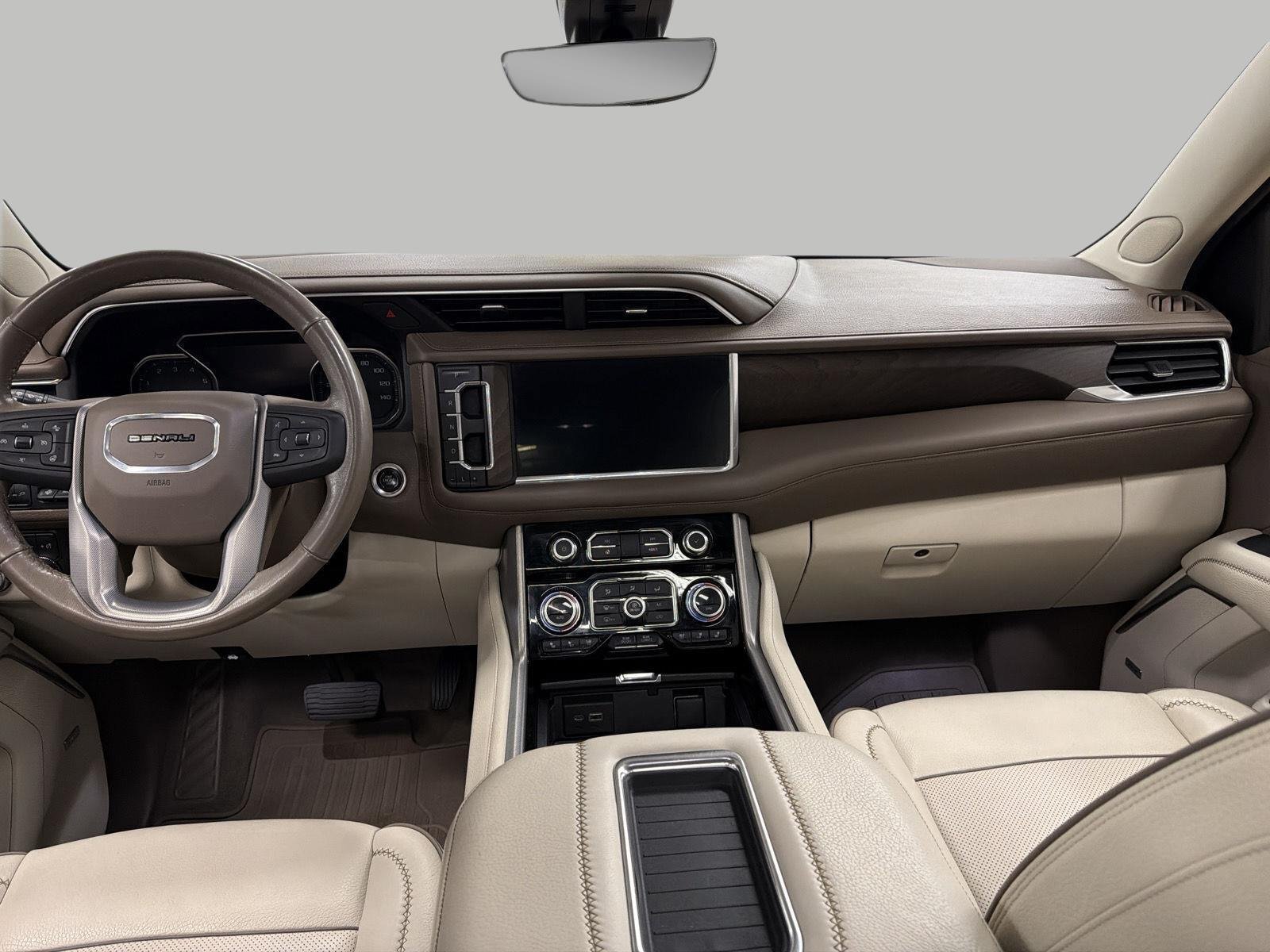 Used 2021 GMC Yukon XL Denali w/ Denali Premium Package AWD/4WD image 59