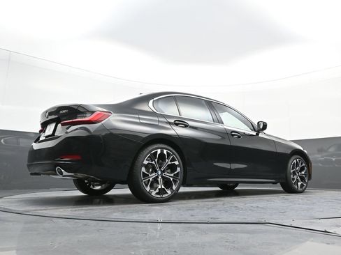 New 2026 BMW 330i xDrive Sedan w/ Convenience Package image 28