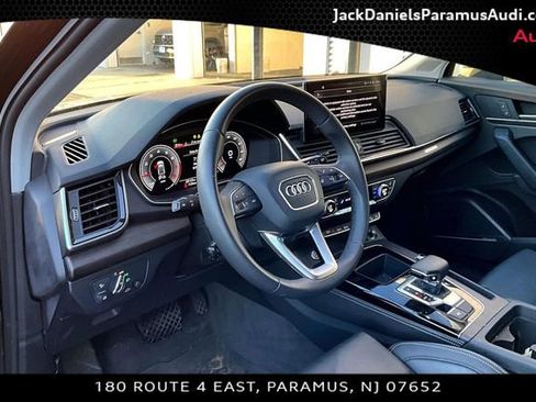 Used 2023 Audi Q5 2.0T Premium Plus w/ Premium Plus Package AWD/4WD image 11