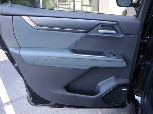 Used 2025 GMC Acadia AT4 w/ LPO, Floor Liner Package AWD/4WD image 30
