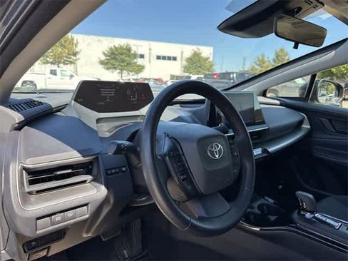 Used 2024 Toyota Prius LE image 10