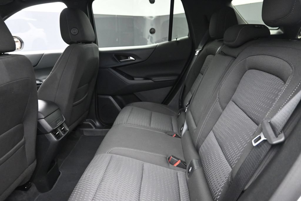 Used 2025 Chevrolet Equinox LT AWD/4WD image 12
