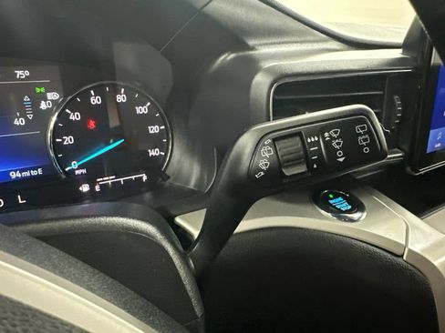 Used 2021 Ford Explorer XLT w/ Equipment Group 202A AWD/4WD image 45