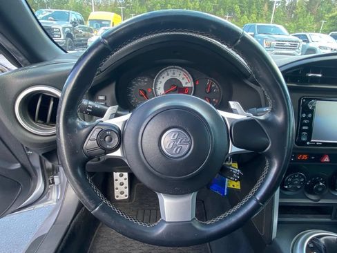 Used 2017 Toyota 86 RWD image 13