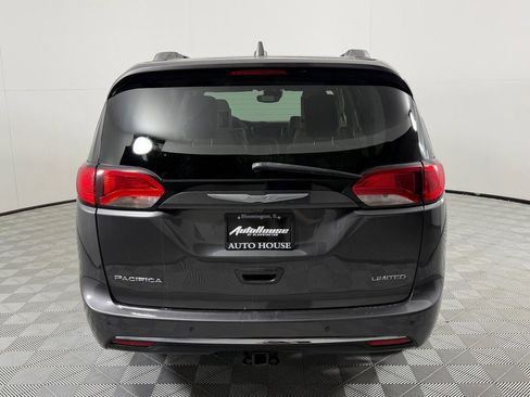 Used 2017 Chrysler Pacifica Limited image 6