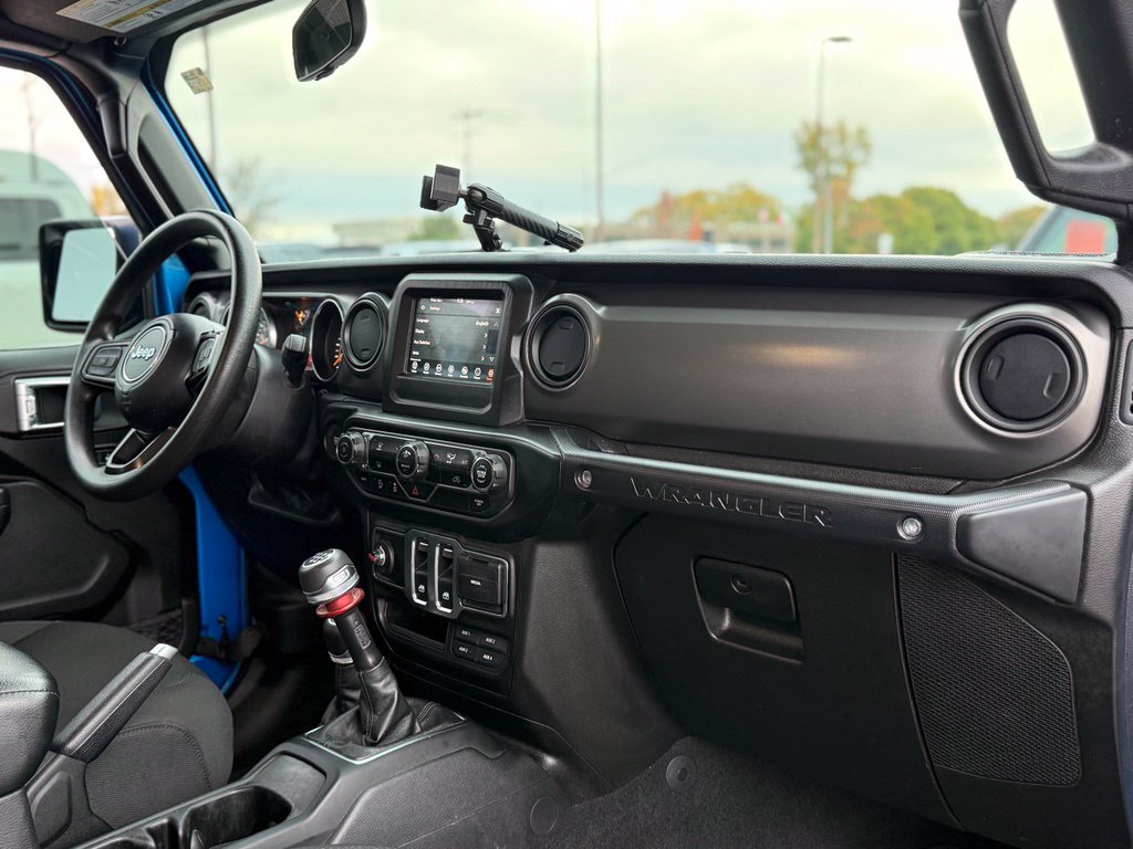 Used 2022 Jeep Wrangler Sport AWD/4WD image 8