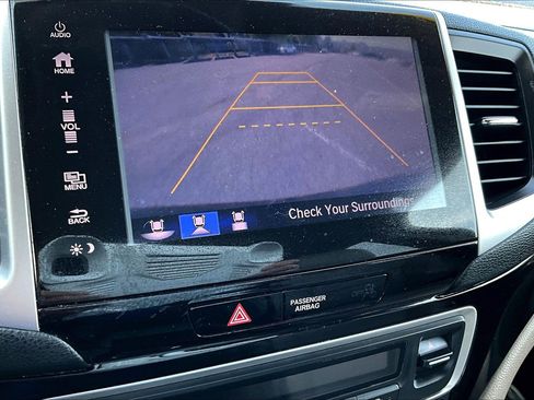 Used 2017 Honda Pilot Touring image 20
