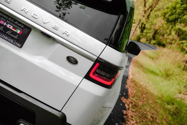 Used 2018 Land Rover Range Rover Sport HSE AWD/4WD image 8