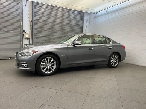 Used 2016 INFINITI Q50 Premium RWD image 5