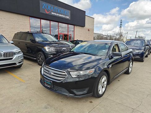 Used 2016 Ford Taurus SE image 1