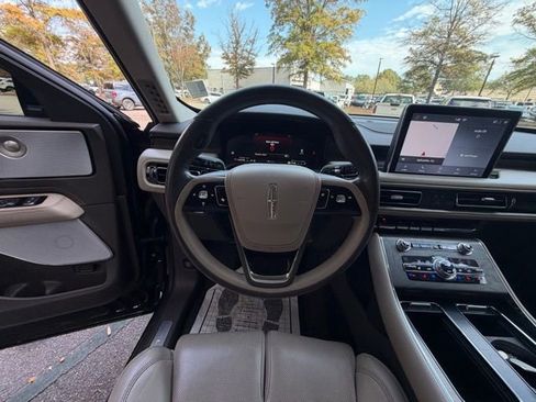 Used 2020 Lincoln Aviator Reserve w/ Equipment Group 201A image 7