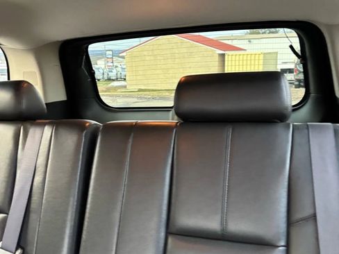 Used 2013 Chevrolet Suburban LT image 38