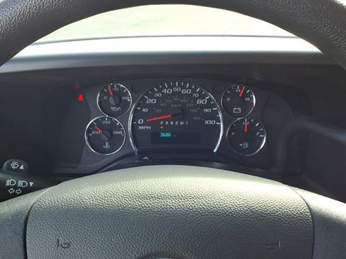 Used 2025 Chevrolet Express 3500 Work Van w/ Driver Convenience Package image 19