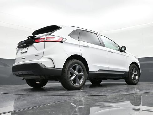 Used 2024 Ford Edge SEL w/ Sport Appearance Package image 24