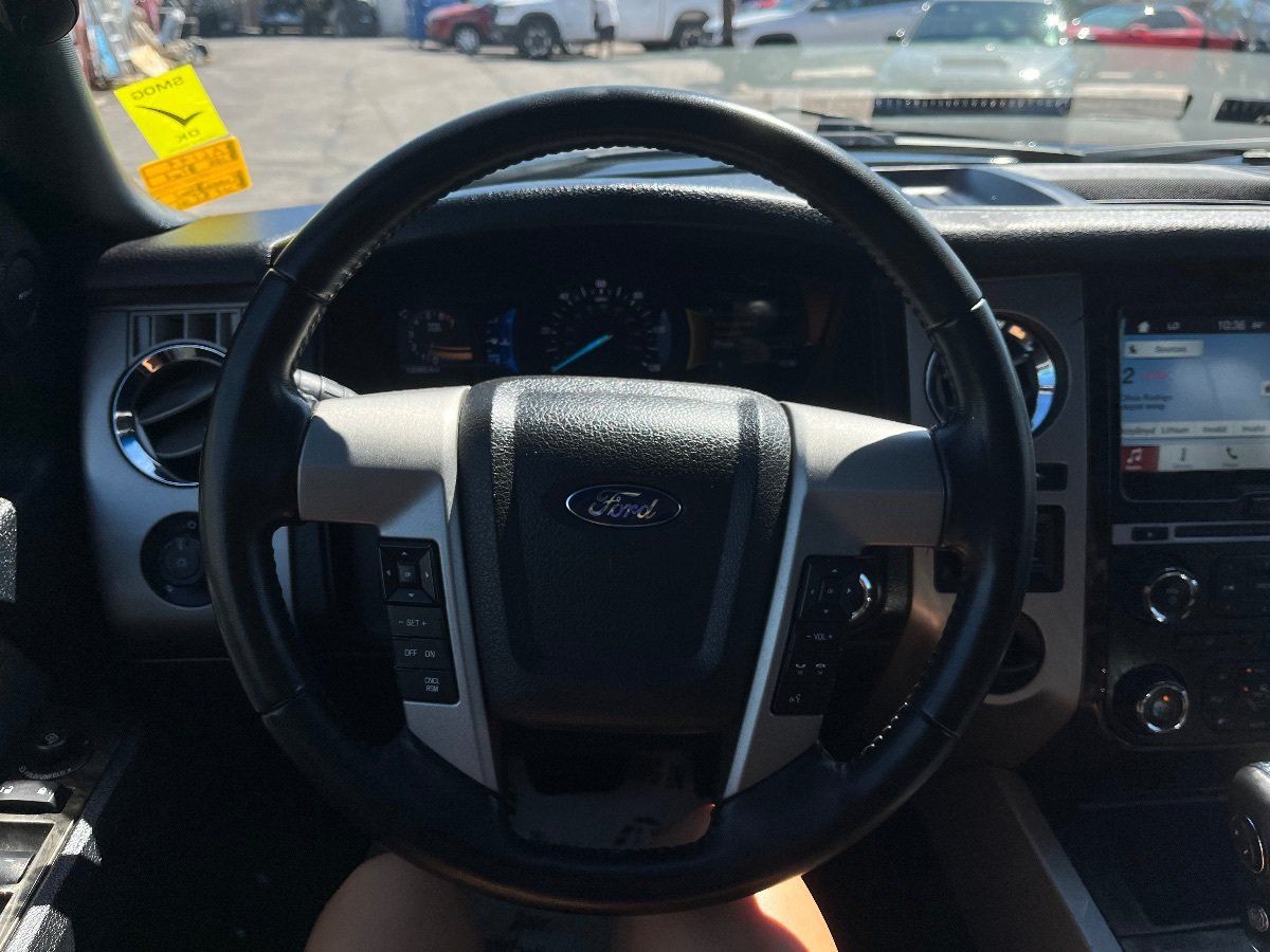 Used 2016 Ford Expedition Limited RWD image 17