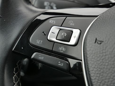 Certified 2021 Volkswagen Tiguan SE R-Line image 32