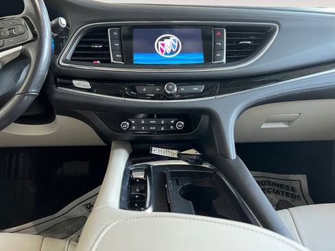 Used 2022 Buick Enclave Avenir w/ Avenir Technology Package image 9