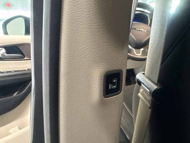 Used 2023 Chrysler Voyager LX FWD image 21