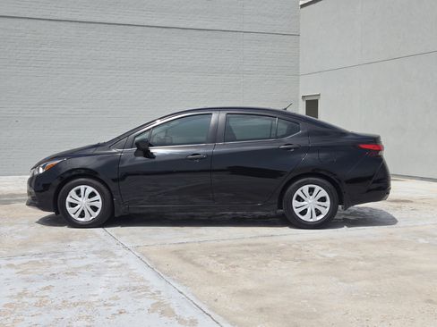 Used 2021 Nissan Versa S FWD image 5