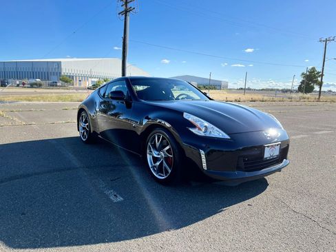 Used 2014 Nissan 370Z Coupe w/ Sport Package image 3