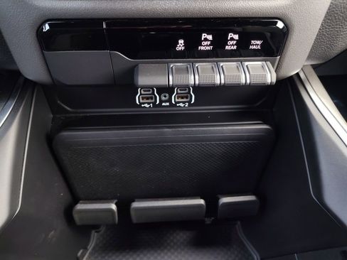New 2026 RAM 1500 2WD Crew Cab image 10