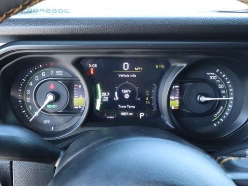 Used 2024 Jeep Wrangler Unlimited w/ Convenience Group AWD/4WD image 22