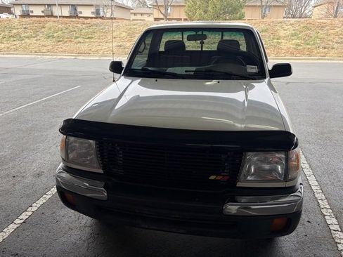 Used 2000 Toyota Tacoma 4x4 Regular Cab image 5