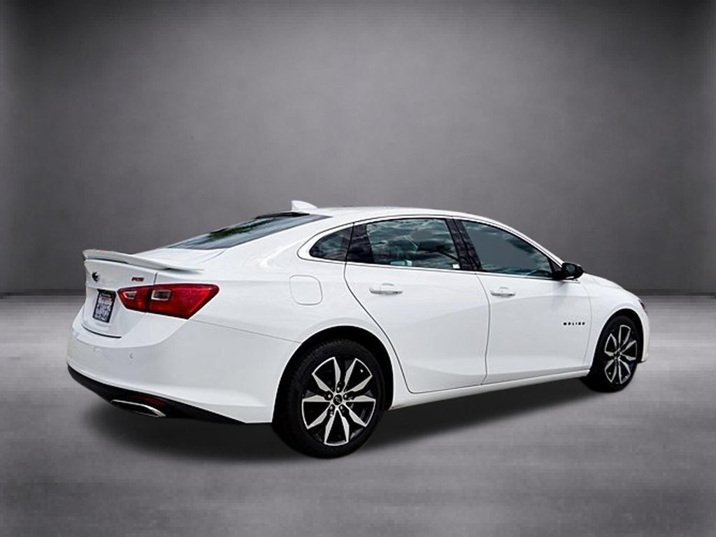 Used 2025 Chevrolet Malibu RS FWD image 4