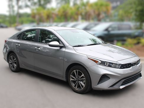 Certified 2024 Kia Forte LXS FWD image 11