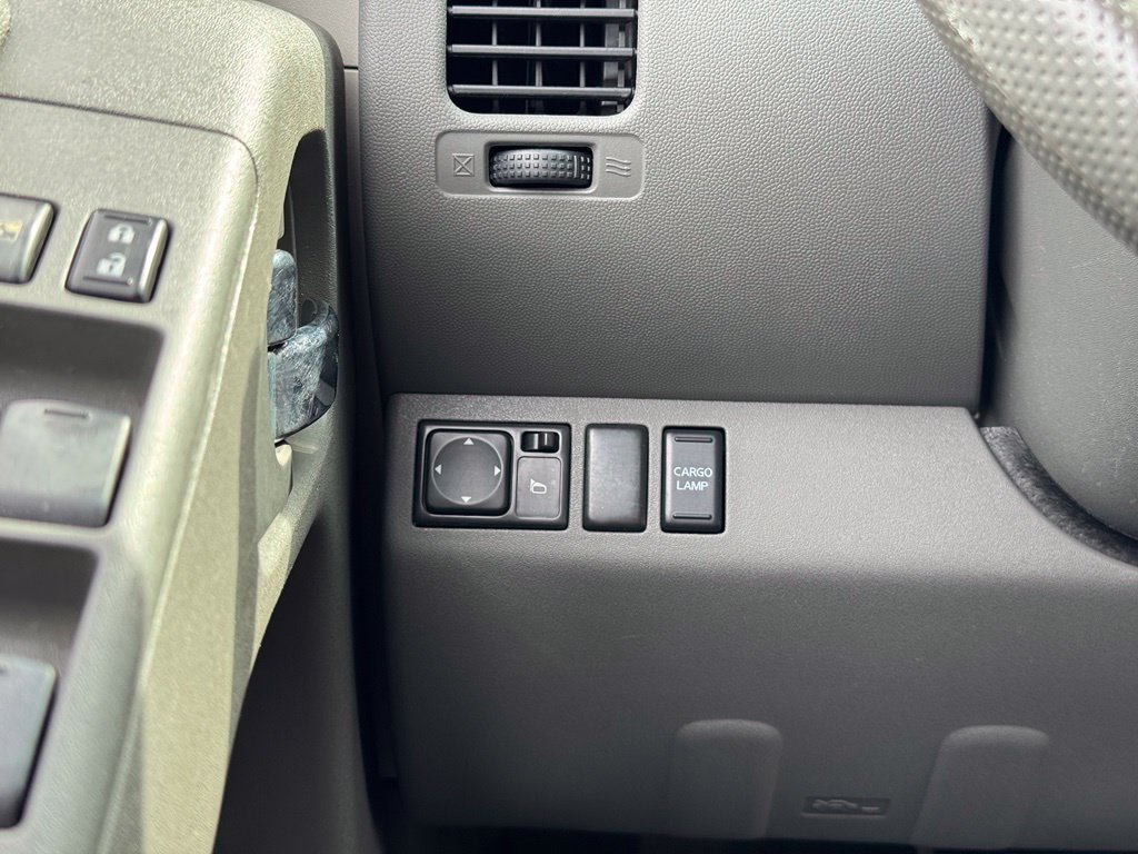 Used 2012 Nissan Frontier SV AWD/4WD image 31