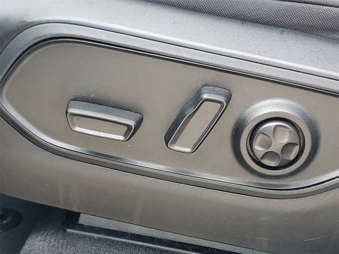 Certified 2024 Jeep Grand Cherokee L Limited w/ Luxury Tech Group II image 20