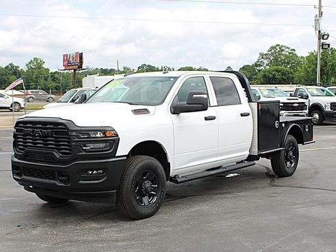 Used 2025 RAM 2500 Tradesman AWD/4WD image 2