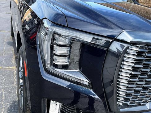 Used 2023 GMC Yukon Denali Ultimate AWD/4WD image 32