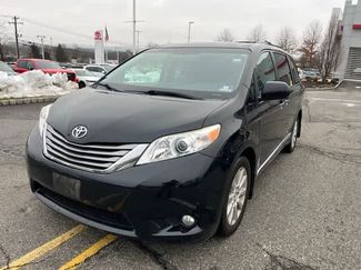 Used 2015 Toyota Sienna XLE w/ XLE Navigation Package video 1