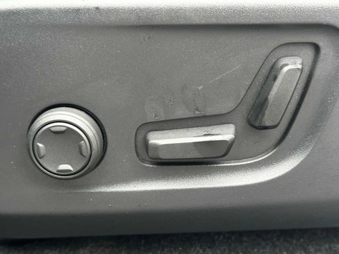 Certified 2023 Volvo XC40 Recharge Ultimate image 22