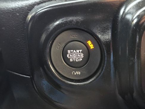 Used 2020 Jeep Wrangler Sport image 16