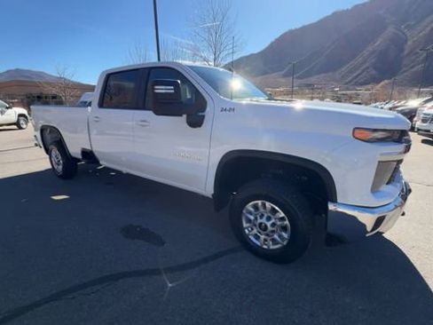 Used 2024 Chevrolet Silverado 2500 LT image 2