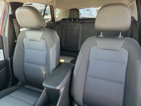 Used 2025 Chevrolet Trax LT FWD image 26