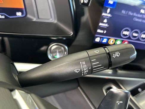 Used 2022 Chevrolet Corvette Stingray Coupe w/ 1LT RWD image 21