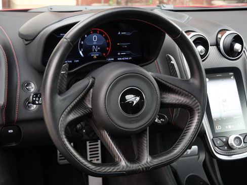 Used 2022 McLaren GT image 9