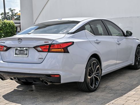 Used 2024 Nissan Altima 2.5 SR w/ SR Premium Package AWD/4WD image 13