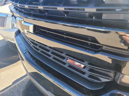 Used 2020 Chevrolet Silverado 1500 LT Trail Boss image 3