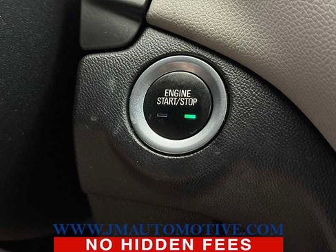 Used 2018 Chevrolet Equinox LT image 43