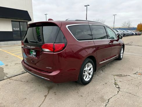 Used 2020 Chrysler Pacifica Limited image 17