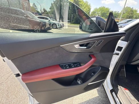 Used 2025 Audi SQ8 Premium Plus AWD/4WD image 9