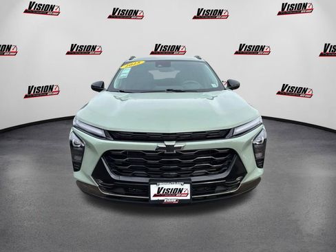 Used 2025 Chevrolet Trax ACTIV w/ Driver Confidence Package image 2