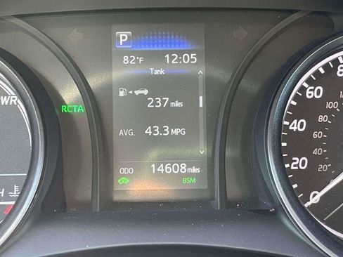 Used 2024 Toyota Camry SE w/ Cold Weather Package FWD image 30