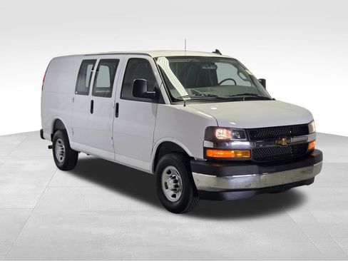 Used 2025 Chevrolet Express 2500 w/ Driver Convenience Package RWD image 16