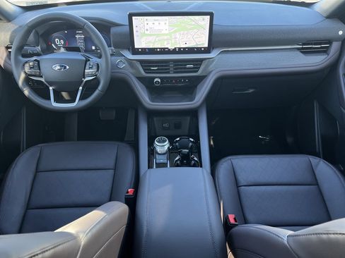 New 2026 Ford Explorer Platinum RWD image 2