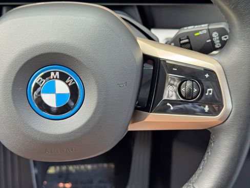Used 2023 BMW iX xDrive50 w/ Ultimate Package 2 AWD/4WD image 23